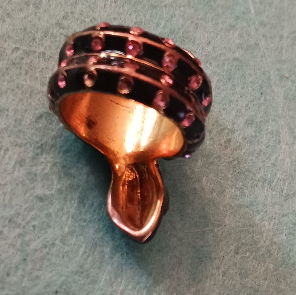 1 Early Betsey Johnson Ring, 2 Snakes Metal Snake Rings 1-1/4- 2in Long - Picture 6 of 14